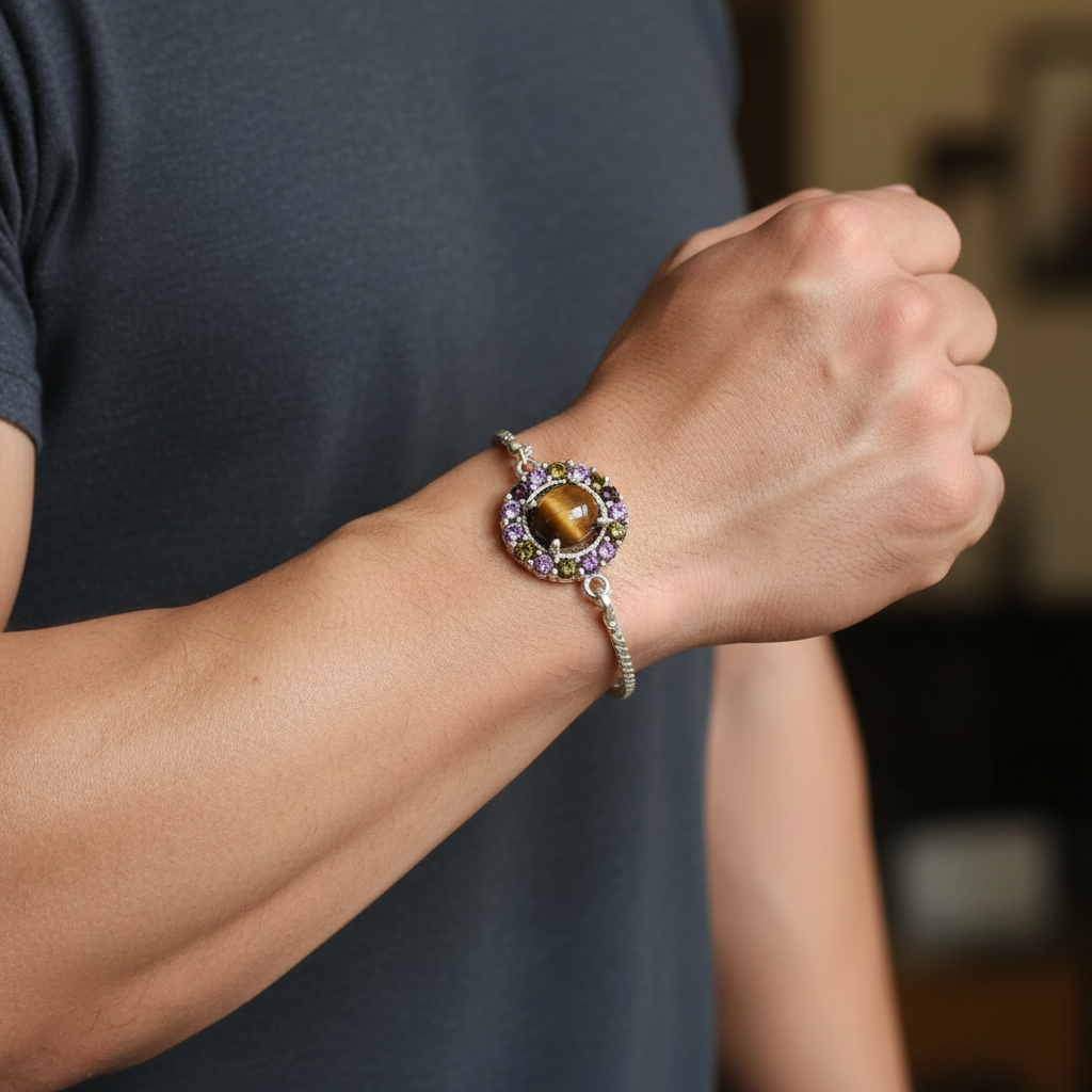 Silver rakhi (G)