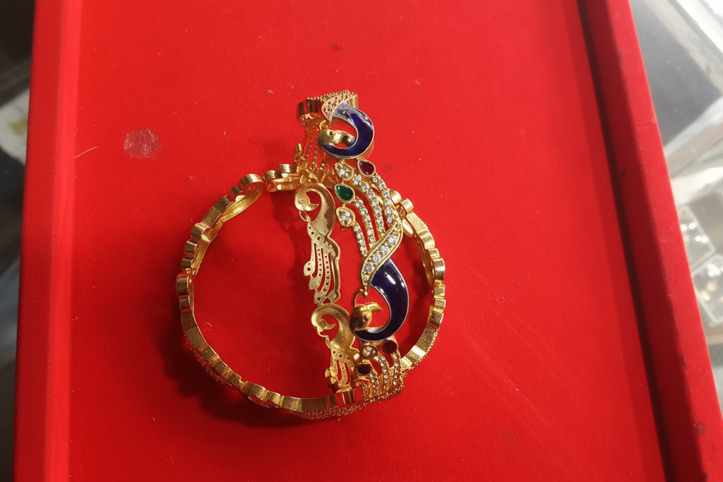 Silver kada (jewellery)