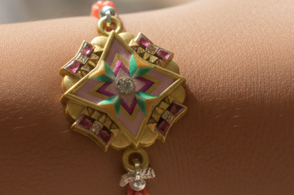 AR33अA1 (Rakhi)