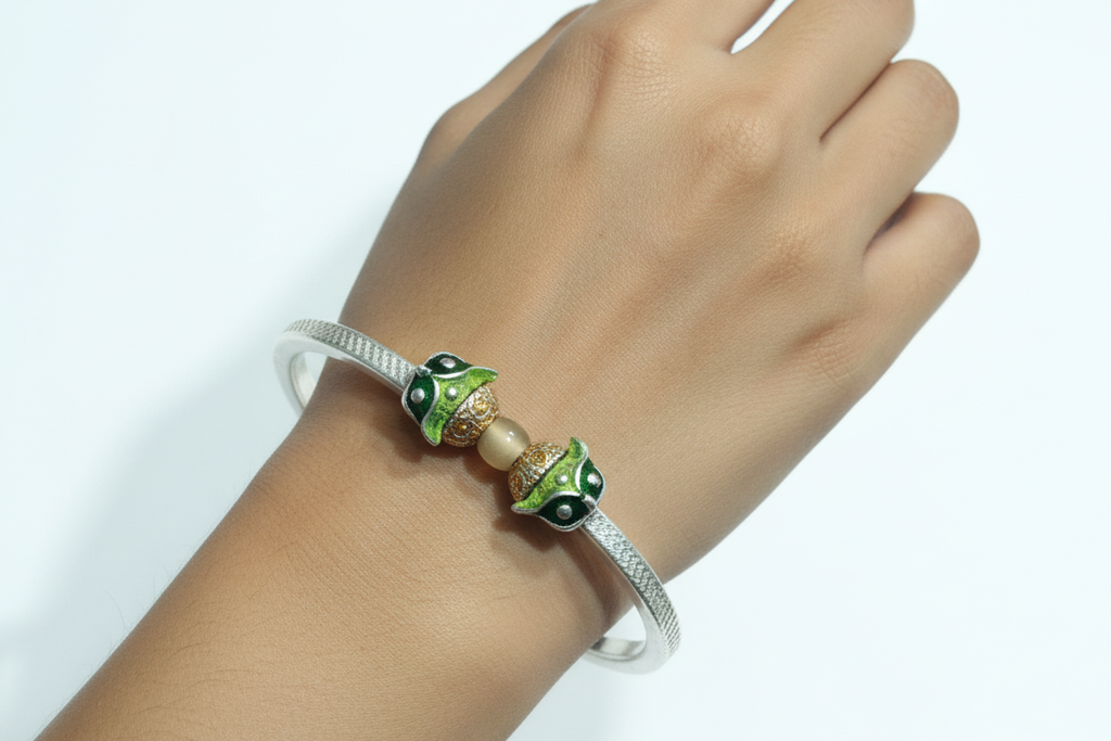 Owl kada24.4g2.25"(in sterling silver)