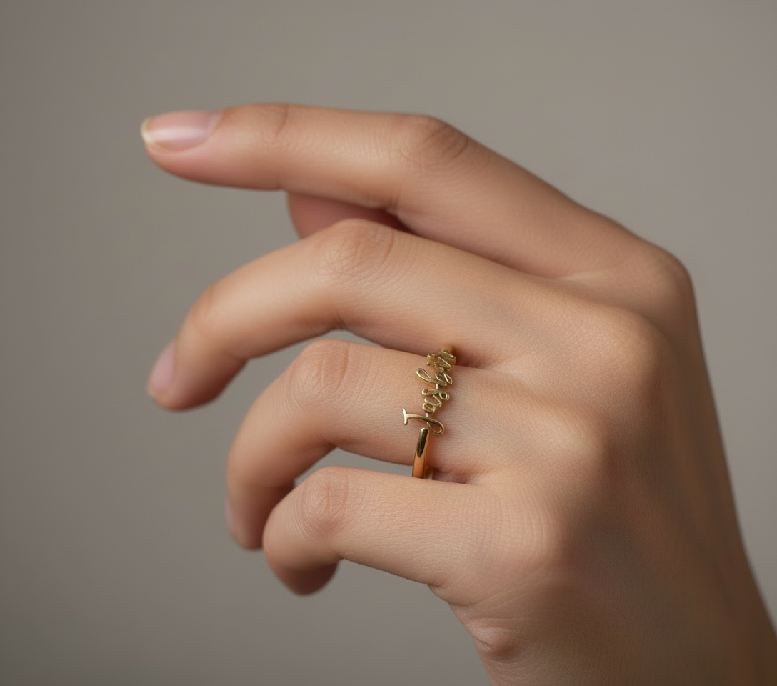 Customized 18kt gold ring(Jewellery)